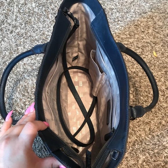 MK Purse - Picture 3 of 4